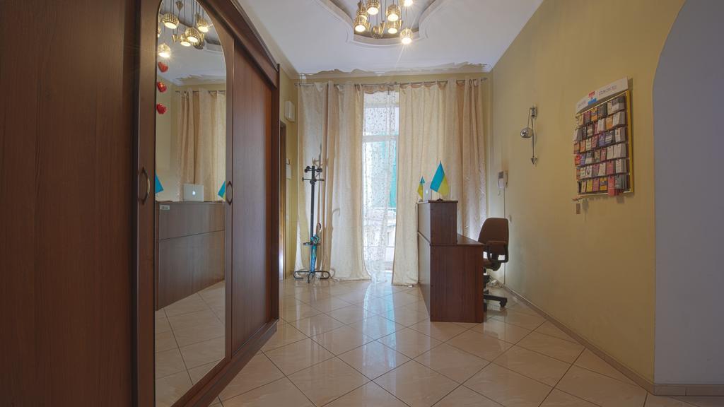 Lviv Euro Hostel Экстерьер фото